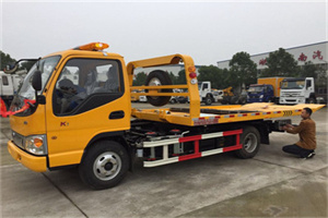 伊川哪里有拖车服务